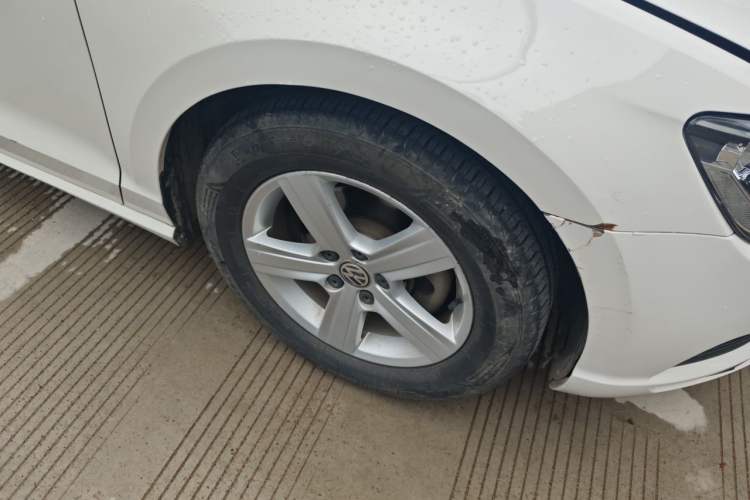 Used Volkswagen Lamando 2017 230TSI DSG Fashion Edition Right Front Wheel Hub