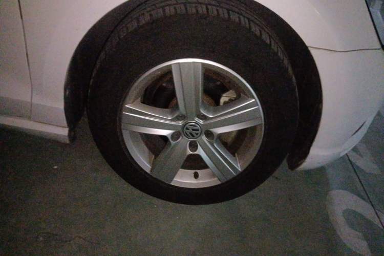 Used Volkswagen Lamando 2017 230TSI DSG Fashion Edition Right Front Wheel Hub