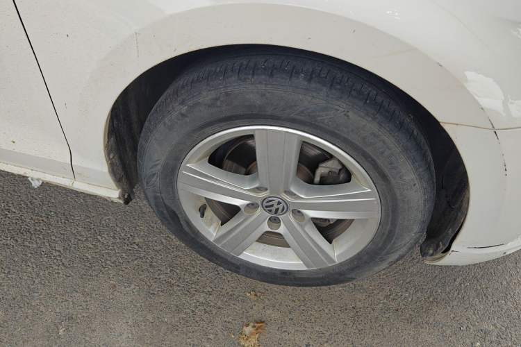 Used Volkswagen Lamando 2017 230TSI DSG Fashion Edition Right Front Wheel Hub