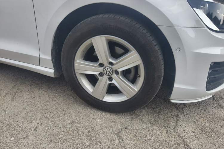 Used Volkswagen Lamando 2017 230TSI DSG Fashion Edition Right Front Wheel Hub