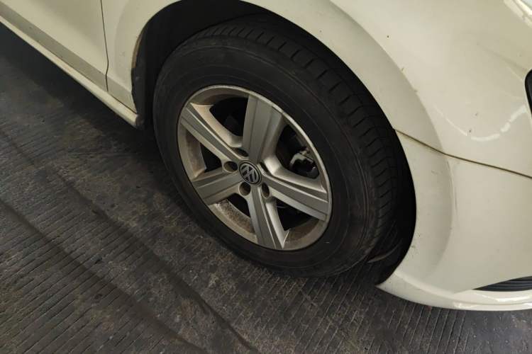 Used Volkswagen Lamando 2017 230TSI DSG Fashion Edition Right Front Wheel Hub