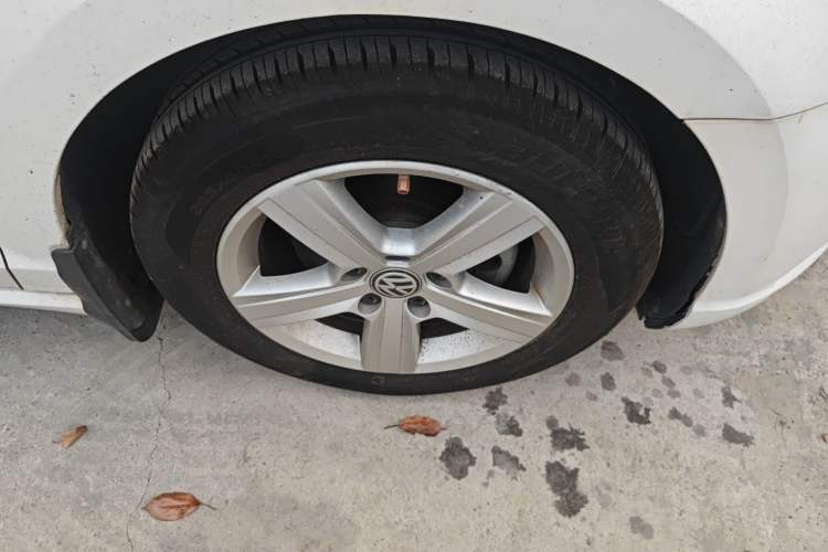 Used Volkswagen Lamando 2017 230TSI DSG Fashion Edition Right Front Wheel Hub