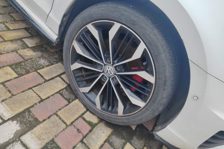 Used Volkswagen Lamando 2017 2.0T GTS Right Front Wheel Hub