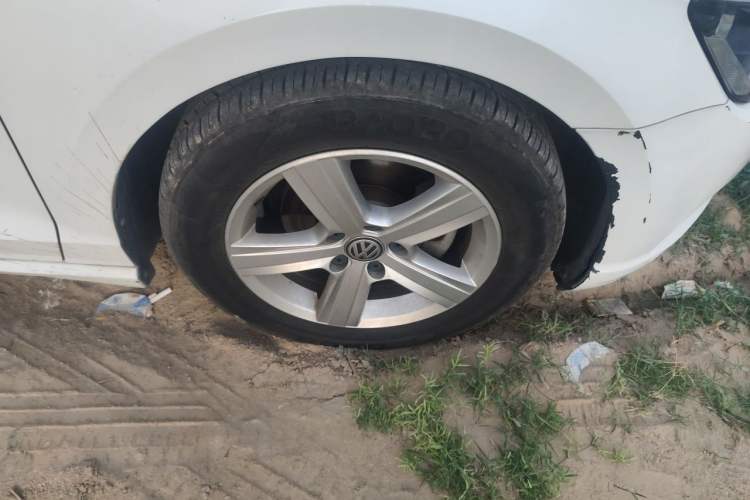 Used Volkswagen Lamando 2017 230TSI DSG Fashion Edition Right Front Wheel Hub