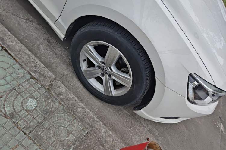 Used Volkswagen Lamando 2017 230TSI DSG Fashion Edition Right Front Wheel Hub