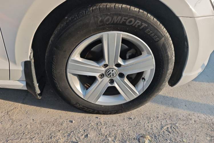 Used Volkswagen Lamando 2017 230TSI DSG Fashion Edition Right Front Wheel Hub
