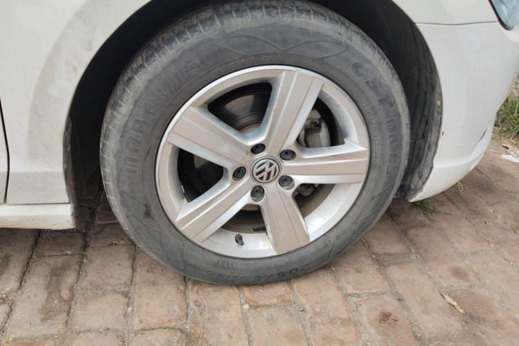 Used Volkswagen Lamando 2017 230TSI DSG Fashion Edition Right Front Wheel Hub