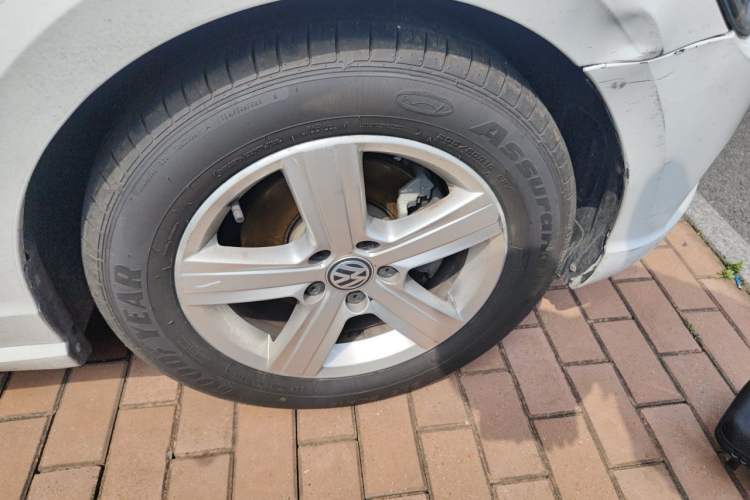 Used Volkswagen Lamando 2017 230TSI DSG Fashion Edition Right Front Wheel Hub