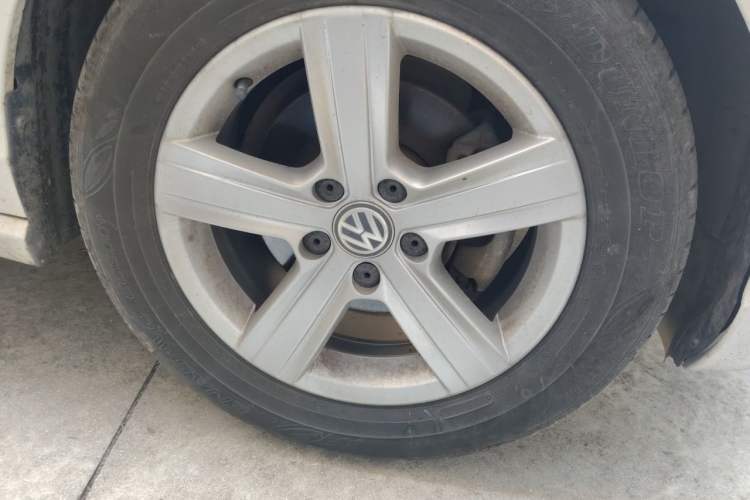 Used Volkswagen Lamando 2017 230TSI DSG Fashion Edition Right Front Wheel Hub