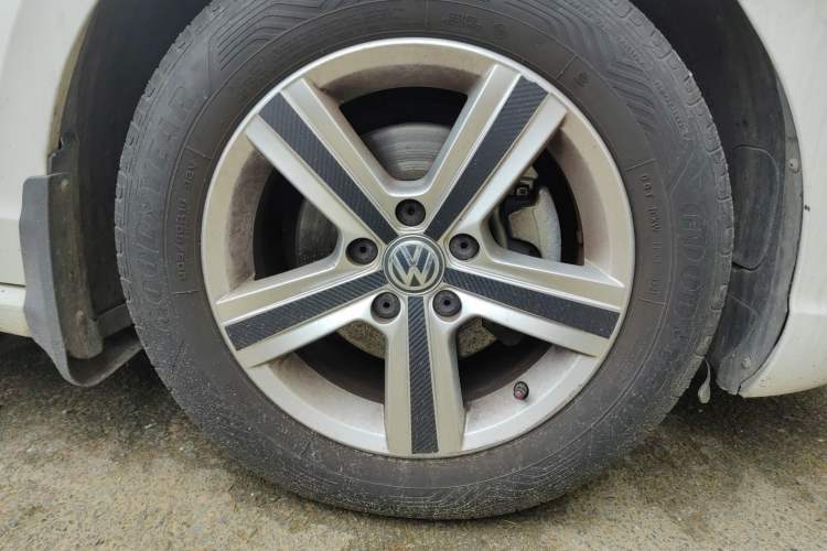 Used Volkswagen Lamando 2017 230TSI DSG Fashion Edition Right Front Wheel Hub