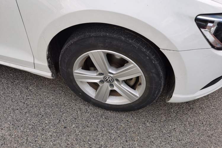 Used Volkswagen Lamando 2017 230TSI DSG Fashion Edition Right Front Wheel Hub