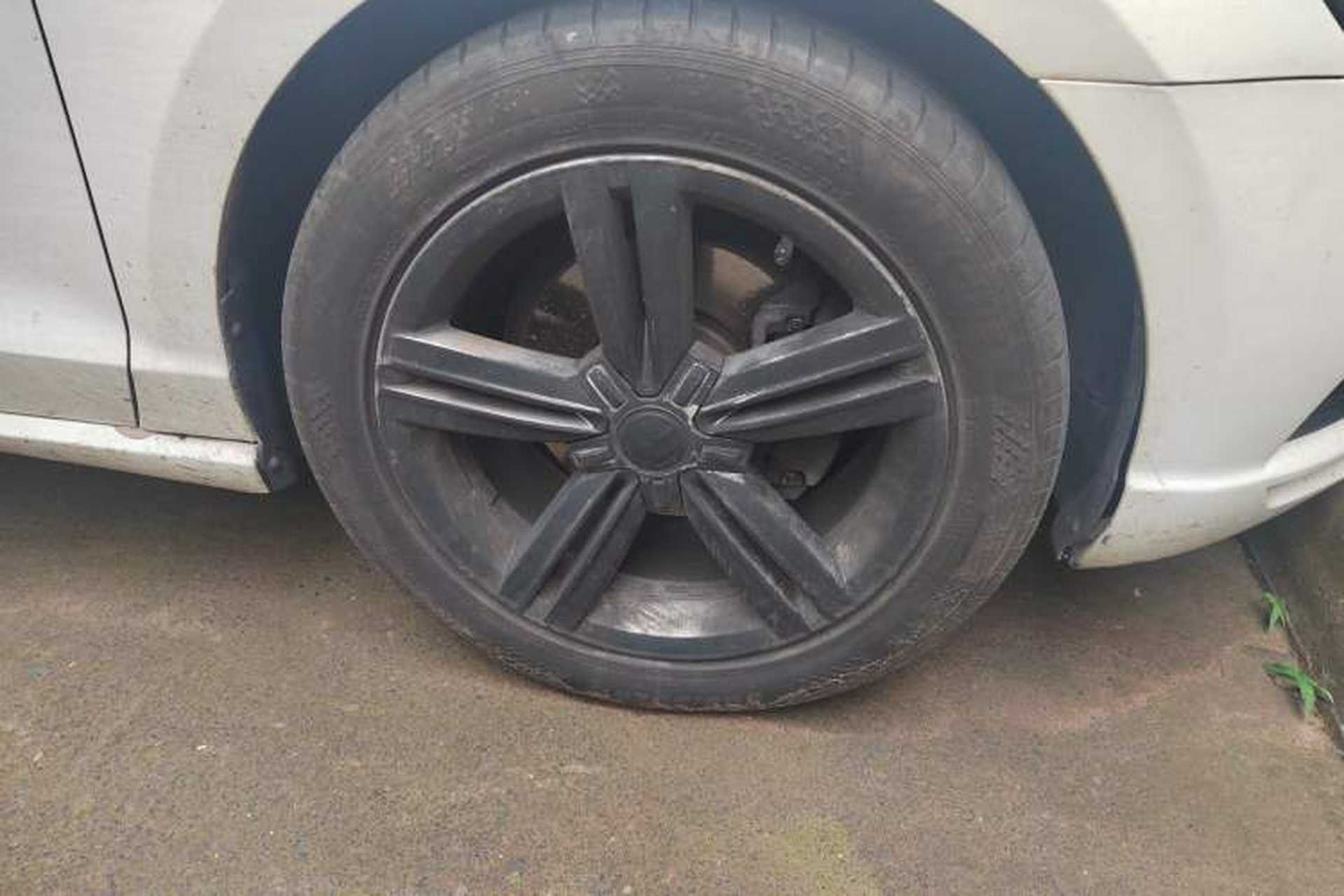 Used Volkswagen Lamando 2017 280TSI DSG Comfort Edition Right Front Wheel Hub
