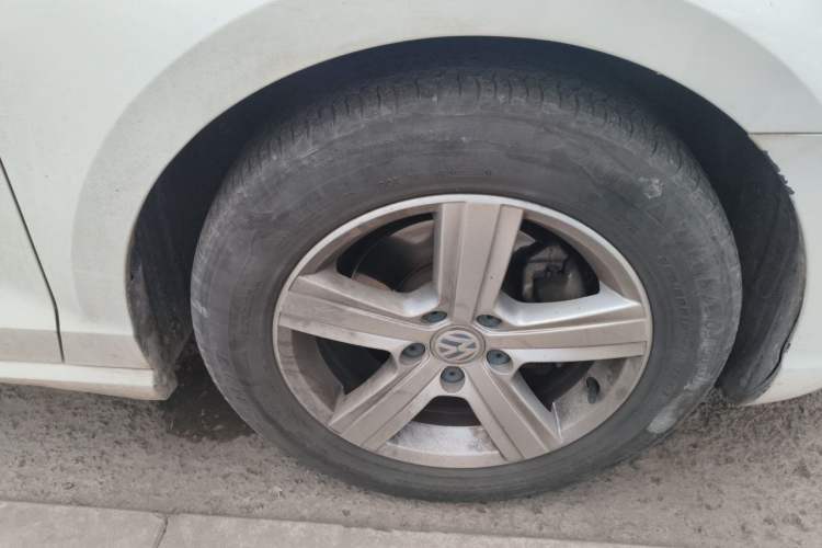 Used Volkswagen Lamando 2017 230TSI DSG Fashion Edition Right Front Wheel Hub