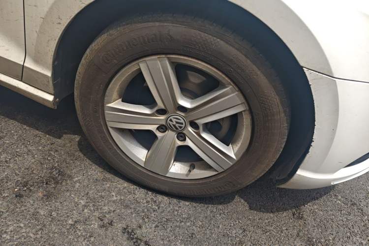Used Volkswagen Lamando 2017 230TSI DSG Fashion Edition Right Front Wheel Hub