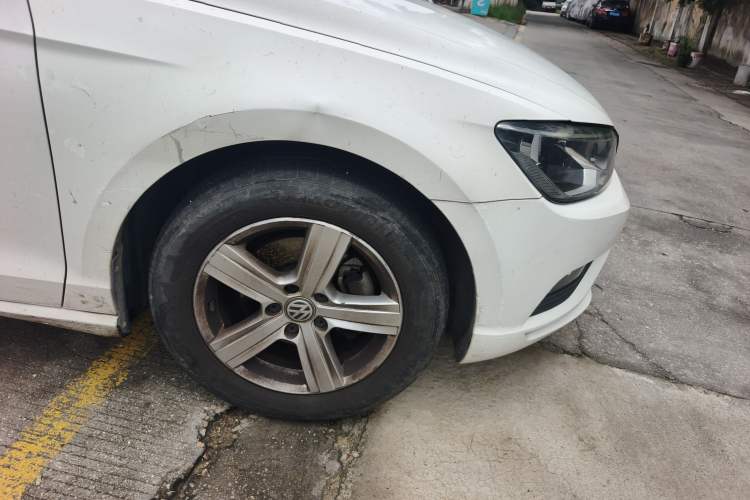 Used Volkswagen Lamando 2017 230TSI DSG Fashion Edition Right Front Wheel Hub