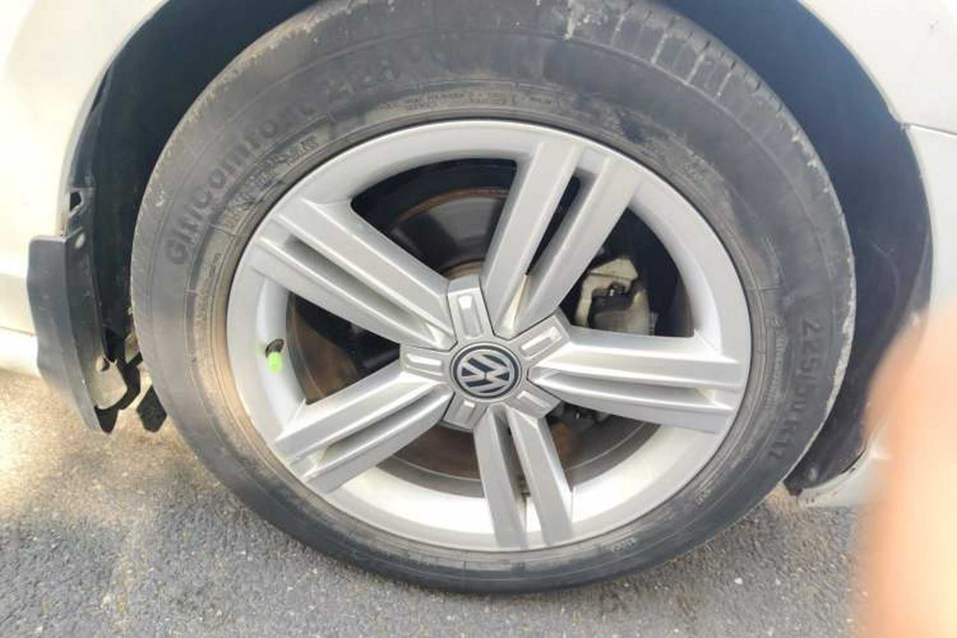 Used Volkswagen Lamando 2017 280TSI DSG Comfort Edition Right Front Wheel Hub