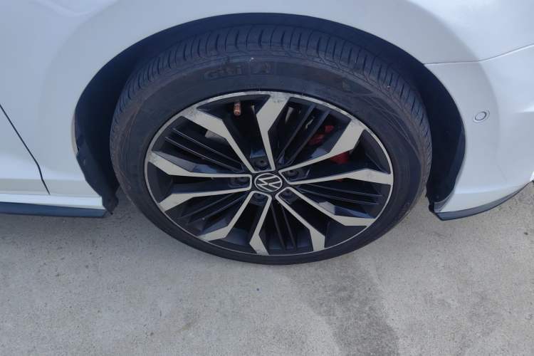 Used Volkswagen Lamando 2017 2.0T GTS Right Front Wheel Hub