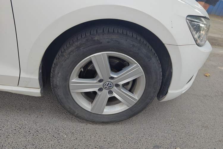 Used Volkswagen Lamando 2017 230TSI DSG Fashion Edition Right Front Wheel Hub