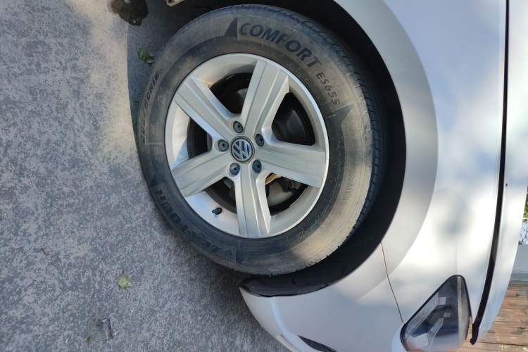 Used Volkswagen Lamando 2017 230TSI DSG Fashion Edition Right Front Wheel Hub