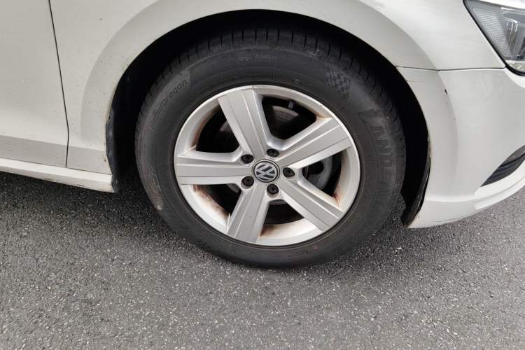 Used Volkswagen Lamando 2017 230TSI DSG Fashion Edition Right Front Wheel Hub