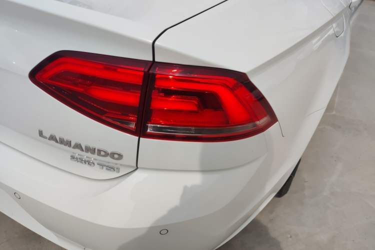 Used Volkswagen Lamando 2017 230TSI DSG Fashion Edition Right Rear Taillight
