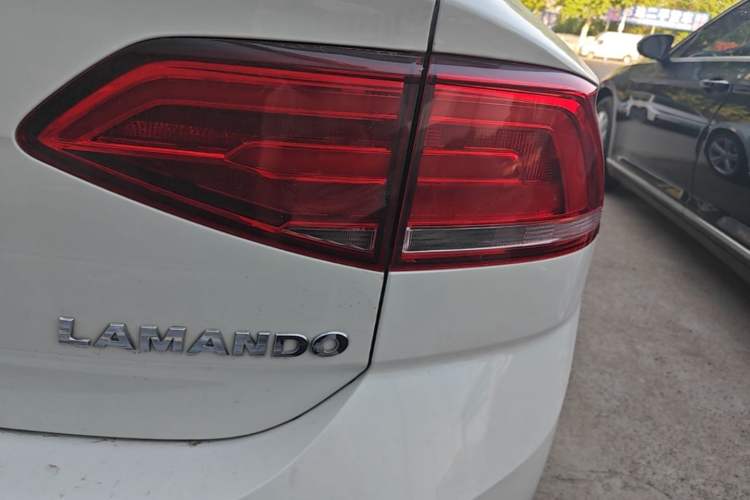 Used Volkswagen Lamando 2017 230TSI DSG Fashion Edition Right Rear Taillight