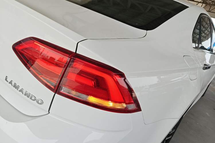 Used Volkswagen Lamando 2017 230TSI DSG Fashion Edition Right Rear Taillight