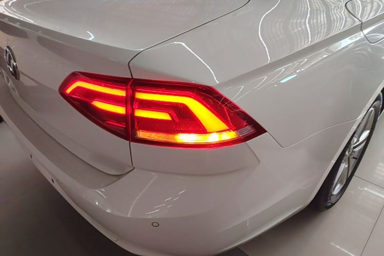 Used Volkswagen Lamando 2017 230TSI Manual Trend Edition Right Rear Taillight