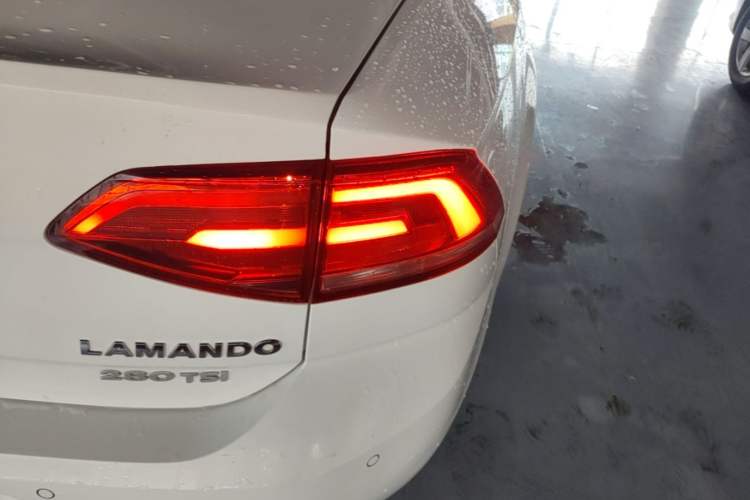 Used Volkswagen Lamando 2017 280TSI DSG Comfort Edition Right Rear Taillight