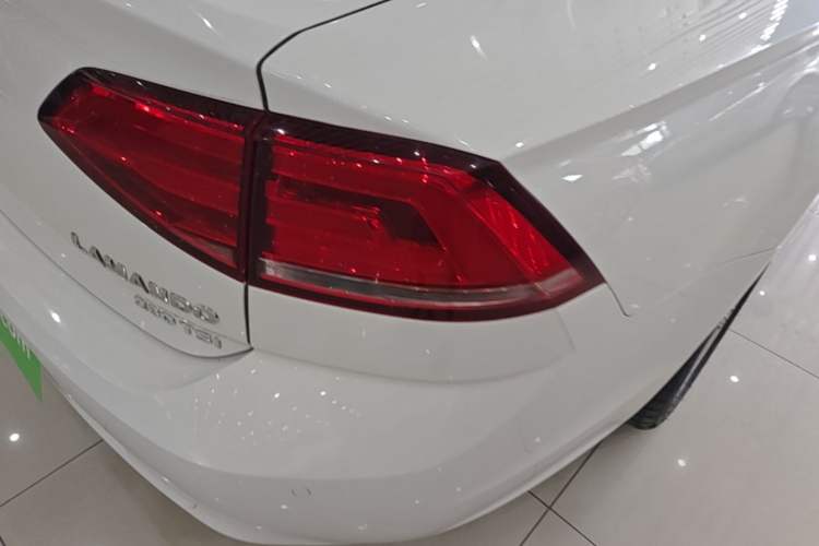 Used Volkswagen Lamando 2017 280TSI DSG Comfort Edition Right Rear Taillight