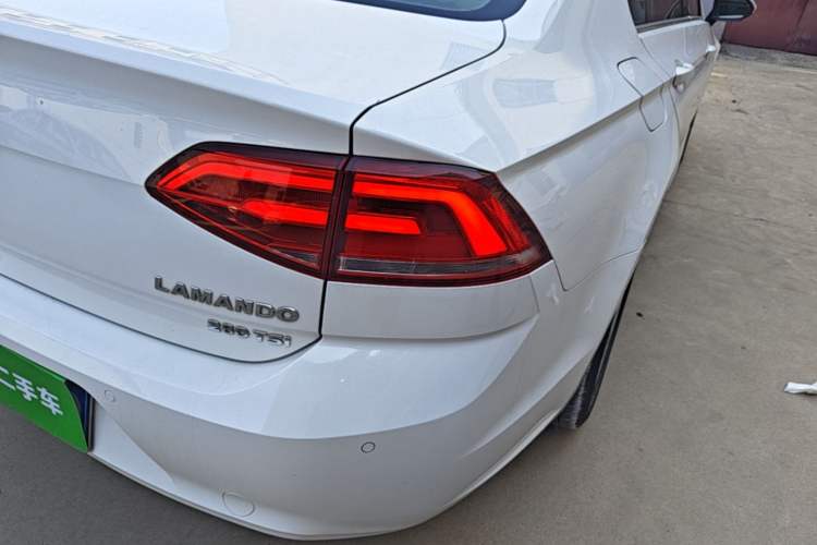 Used Volkswagen Lamando 2017 280TSI DSG Comfort Edition Right Rear Taillight