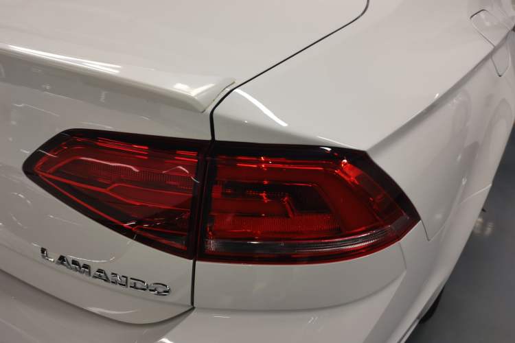 Used Volkswagen Lamando 2017 230TSI DSG Fashion Edition Right Rear Taillight