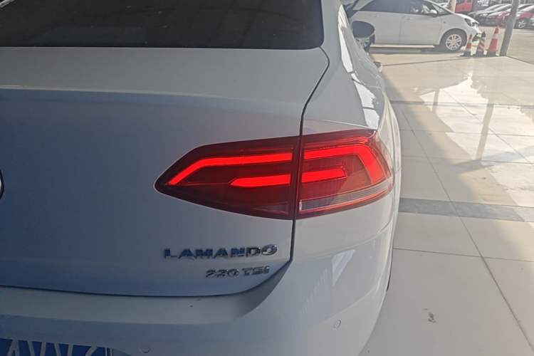 Used Volkswagen Lamando 2017 230TSI DSG Fashion Edition Right Rear Taillight