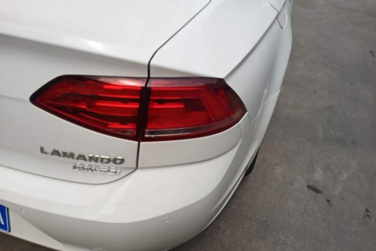 Used Volkswagen Lamando 2017 230TSI DSG Fashion Edition Right Rear Taillight