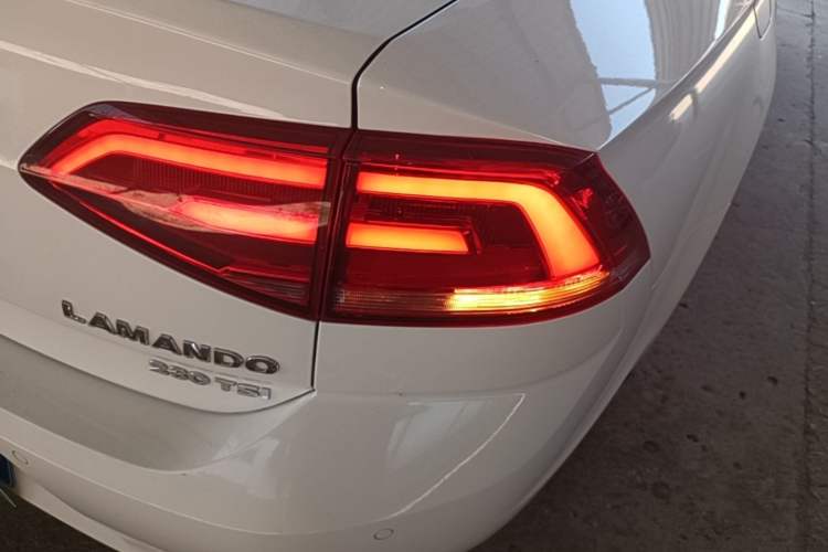 Used Volkswagen Lamando 2017 230TSI DSG Fashion Edition Right Rear Taillight