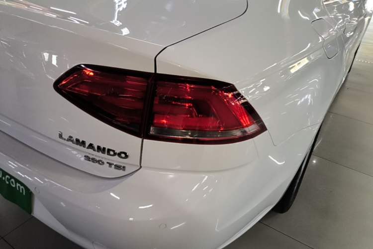 Used Volkswagen Lamando 2017 280TSI DSG Comfort Edition Right Rear Taillight