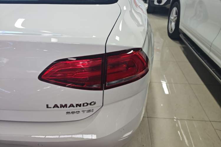 Used Volkswagen Lamando 2017 280TSI DSG Comfort Edition Right Rear Taillight