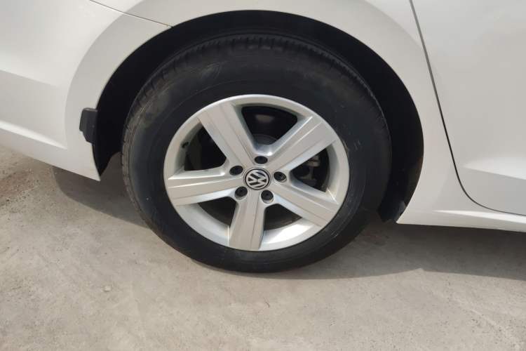 Used Volkswagen Lamando 2017 230TSI DSG Fashion Edition Right Rear Wheel Hub