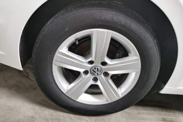 Used Volkswagen Lamando 2017 230TSI DSG Fashion Edition Right Rear Wheel Hub