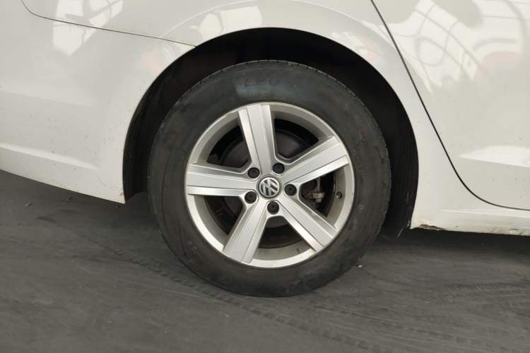 Used Volkswagen Lamando 2017 230TSI DSG Fashion Edition Right Rear Wheel Hub
