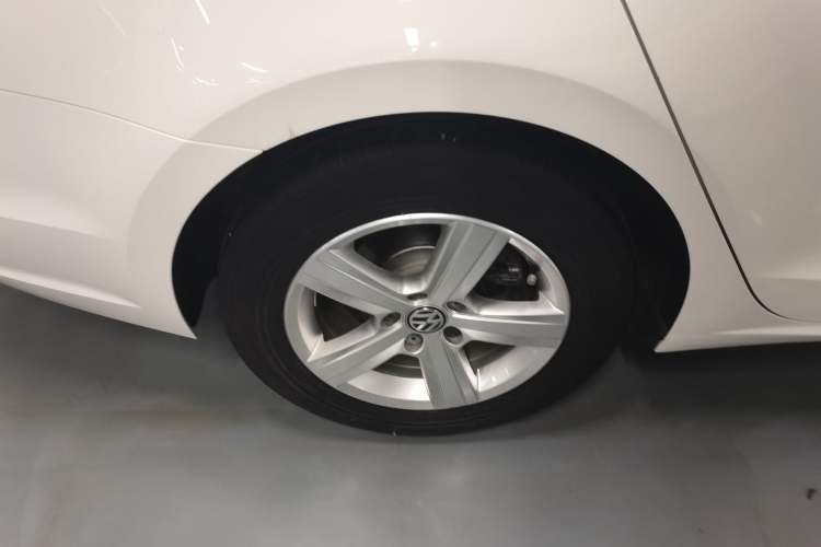 Used Volkswagen Lamando 2017 230TSI DSG Fashion Edition Right Rear Wheel Hub