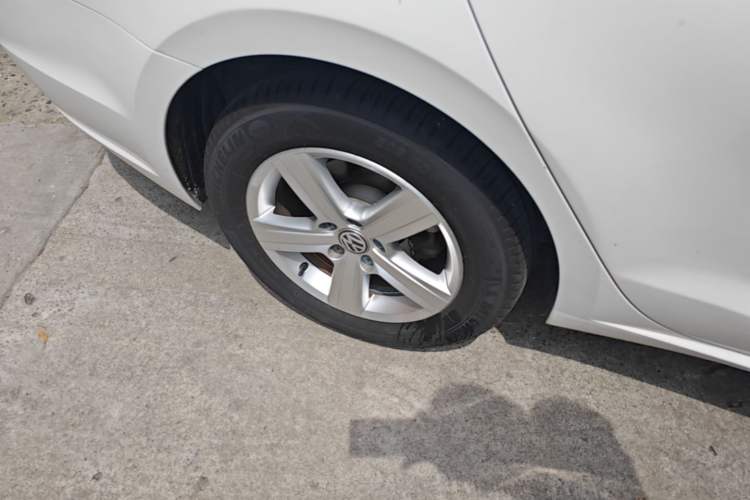 Used Volkswagen Lamando 2017 230TSI DSG Fashion Edition Right Rear Wheel Hub