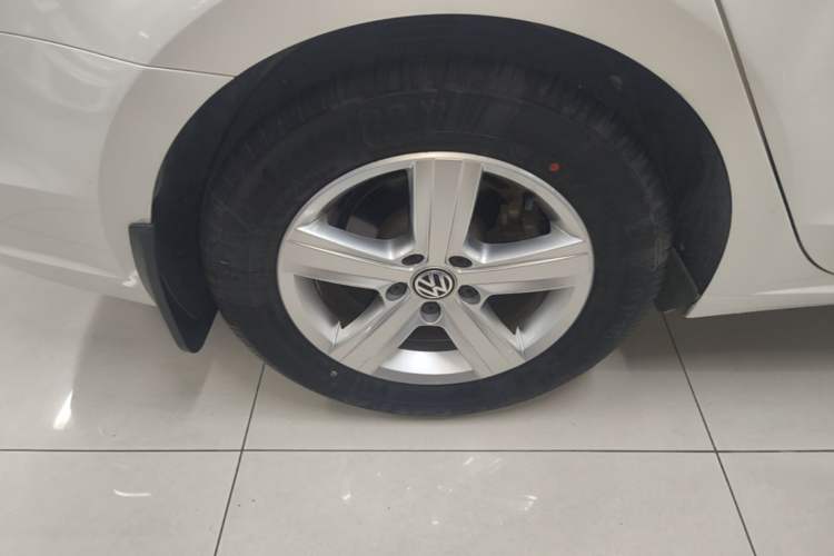 Used Volkswagen Lamando 2017 230TSI DSG Fashion Edition Right Rear Wheel Hub