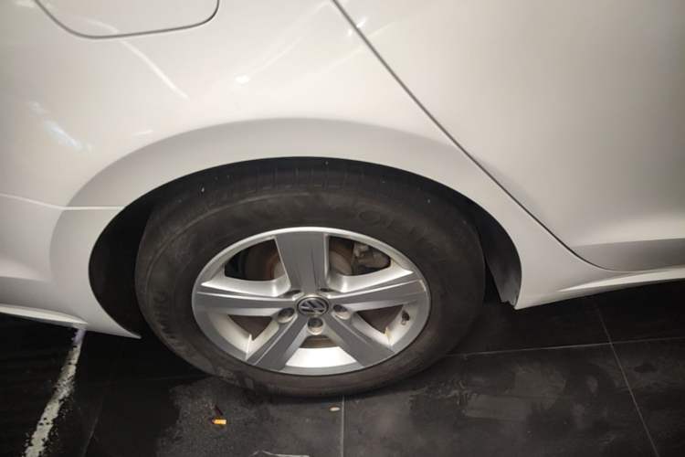 Used Volkswagen Lamando 2017 230TSI DSG Fashion Edition Right Rear Wheel Hub