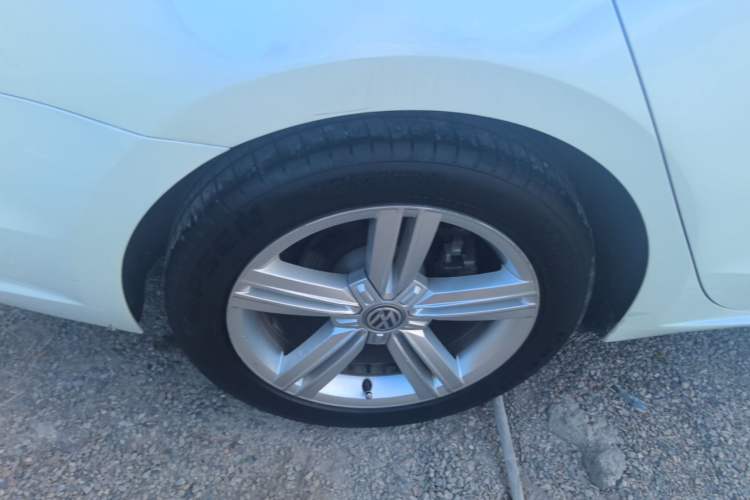 Used Volkswagen Lamando 2017 280TSI DSG Comfort Edition Right Rear Wheel Hub