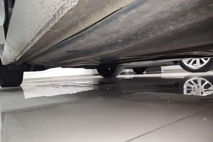 Used Volkswagen Lamando 2017 280TSI DSG Luxury Edition Right Side Sill