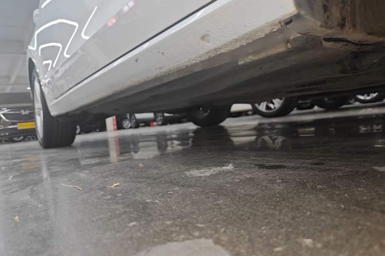 Used Volkswagen Lamando 2017 280TSI DSG Comfort Edition Right Side Sill