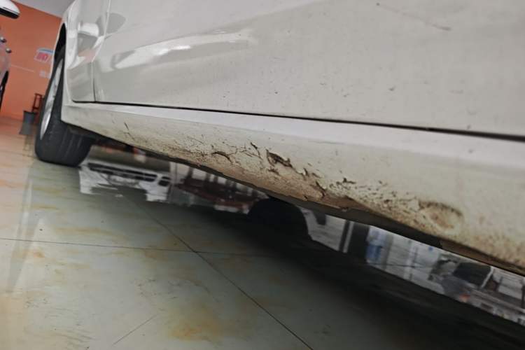 Used Volkswagen Lamando 2017 230TSI DSG Fashion Edition Right Side Sill