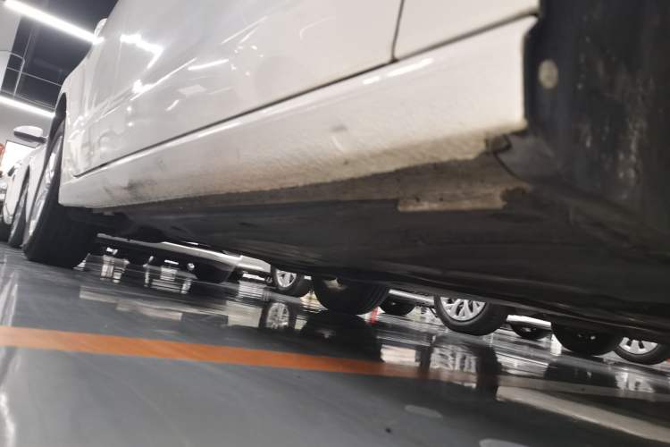Used Volkswagen Lamando 2017 230TSI DSG Fashion Edition Right Side Sill