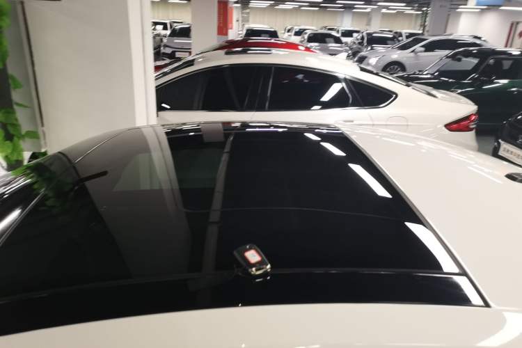 Used Volkswagen Lamando 2017 230TSI DSG Fashion Edition Roof